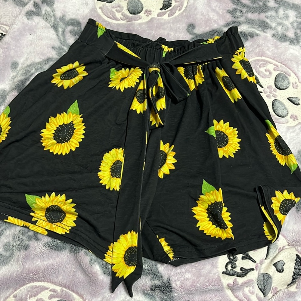 Simply Southern Sunflower Short